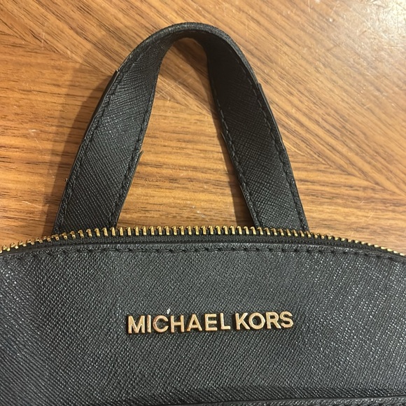 Black leather Michael Kors backpack - Picture 7 of 8
